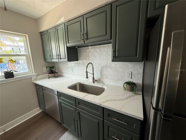 6919 PLACE DE LA PAIX 6919, St Petersburg, FL 33707