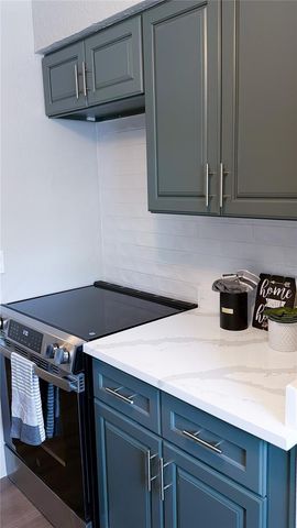 6919 PLACE DE LA PAIX 6919, St Petersburg, FL 33707