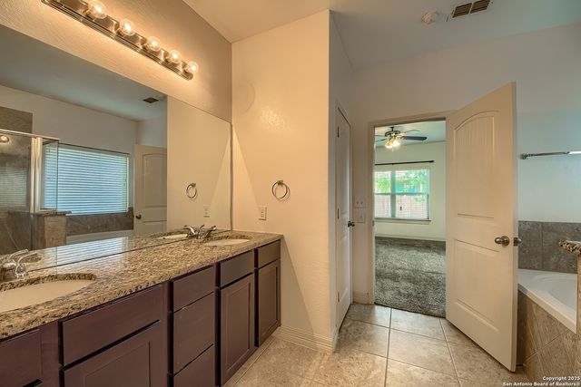 549 SADDLE VIS, Cibolo, TX 78108