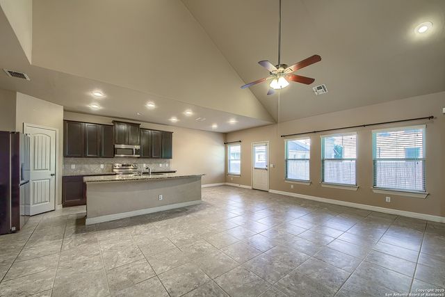 549 SADDLE VIS, Cibolo, TX 78108