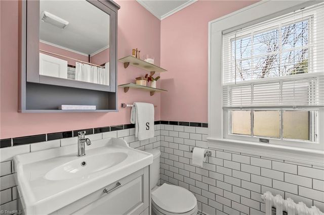 1106 A West End Boulevard, Winston-salem, NC 27101