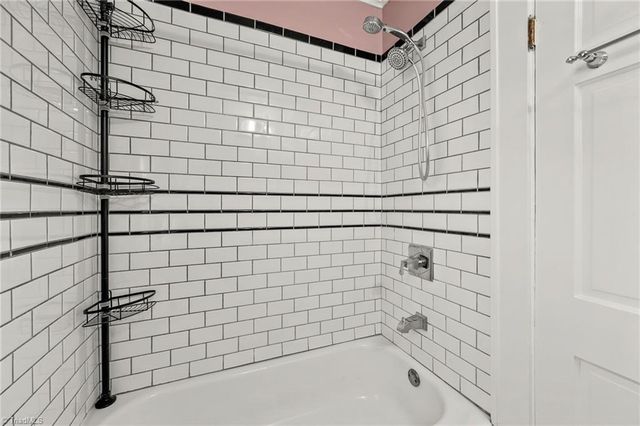 1106 A West End Boulevard, Winston-salem, NC 27101