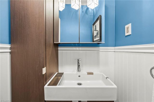 1106 A West End Boulevard, Winston-salem, NC 27101