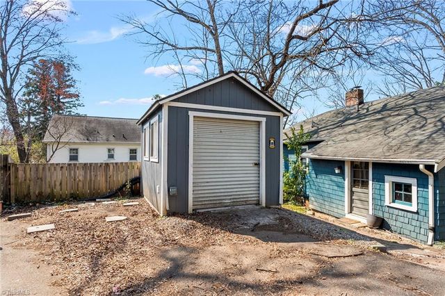 1106 A West End Boulevard, Winston-salem, NC 27101