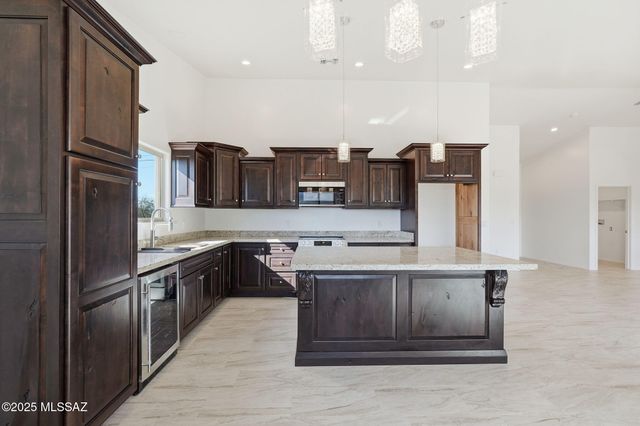 123 Avenida Pastor, Rio Rico, AZ 85648