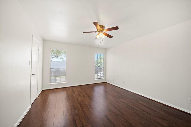 2626 Holly Hall Street 1102, Houston, TX 77054
