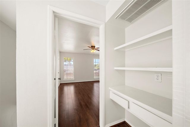 2626 Holly Hall Street 1102, Houston, TX 77054