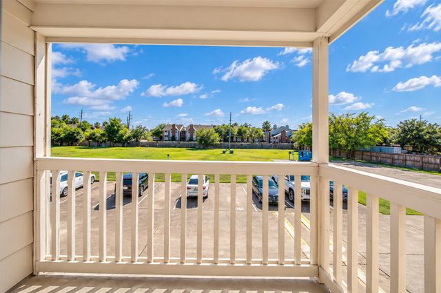 2626 Holly Hall Street 1102, Houston, TX 77054