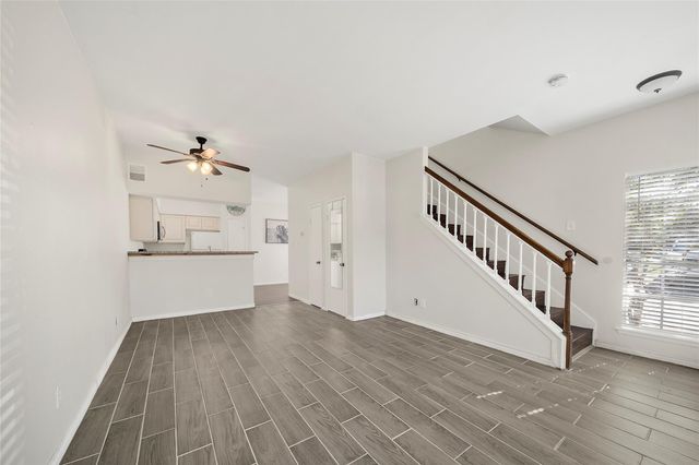 2626 Holly Hall Street 1102, Houston, TX 77054