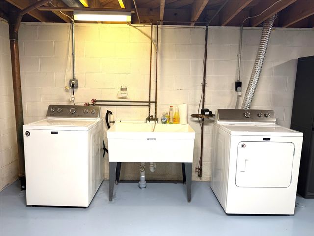 1240 GREENFIELD Drive, Erie, PA 16509