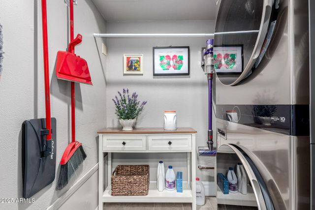 15421 N CENTRAL Avenue, Phoenix, AZ 85022