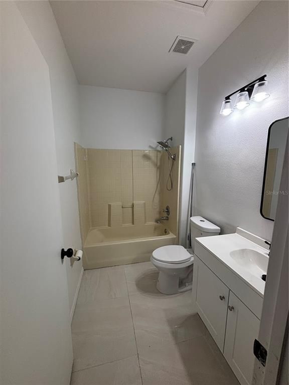 Image 19 of property listing at 1135 MADEIRA KEY WAY, Orlando, FL 32824