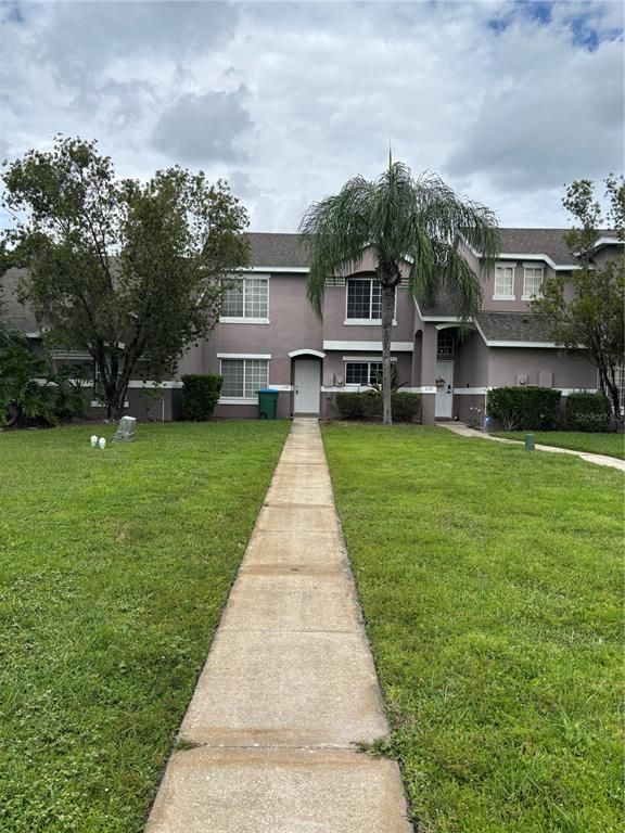 Image 2 of property listing at 1135 MADEIRA KEY WAY, Orlando, FL 32824