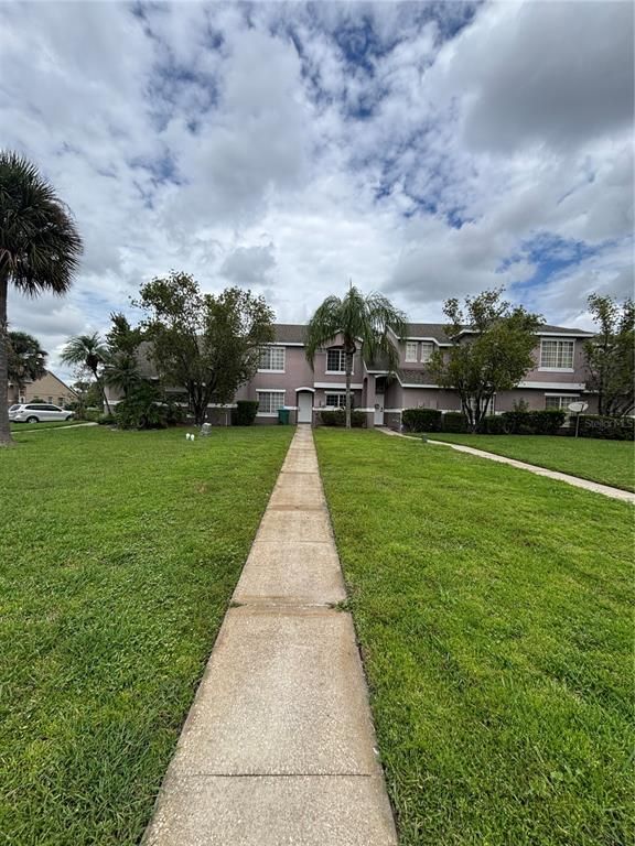 Image 3 of property listing at 1135 MADEIRA KEY WAY, Orlando, FL 32824