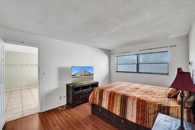 950 Hillcrest Dr 112, Hollywood, FL 33021