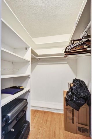 950 Hillcrest Dr 112, Hollywood, FL 33021