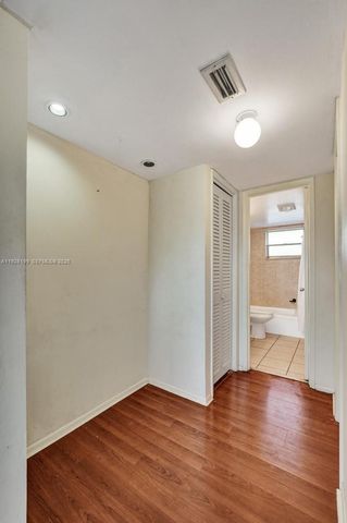 950 Hillcrest Dr 112, Hollywood, FL 33021