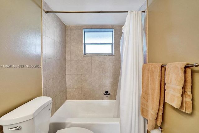 950 Hillcrest Dr 112, Hollywood, FL 33021