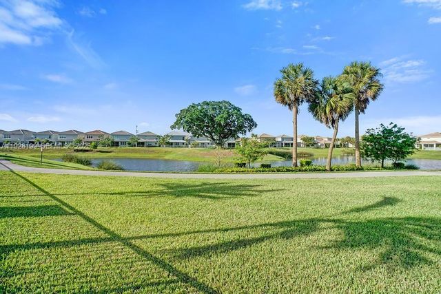 950 Hillcrest Dr 112, Hollywood, FL 33021