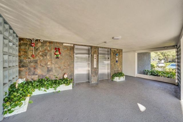 950 Hillcrest Dr 112, Hollywood, FL 33021