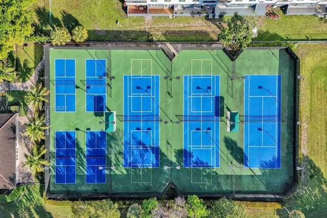 950 Hillcrest Dr 112, Hollywood, FL 33021