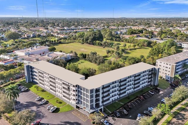 950 Hillcrest Dr 112, Hollywood, FL 33021