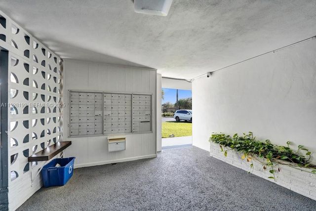 950 Hillcrest Dr 112, Hollywood, FL 33021