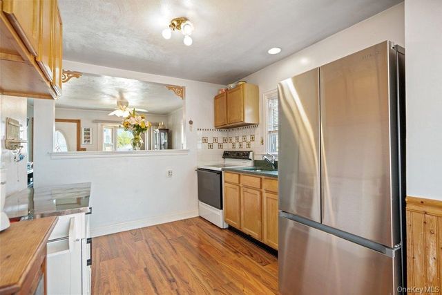 80 Cherubina Lane, North Babylon, NY 11703