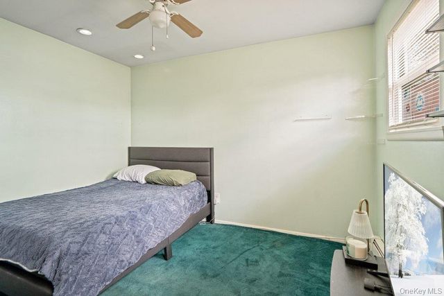 80 Cherubina Lane, North Babylon, NY 11703