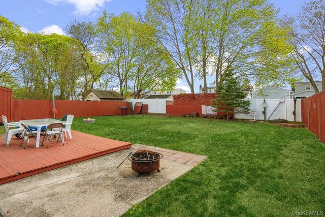 80 Cherubina Lane, North Babylon, NY 11703