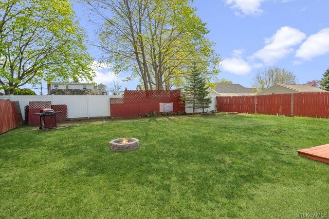 80 Cherubina Lane, North Babylon, NY 11703