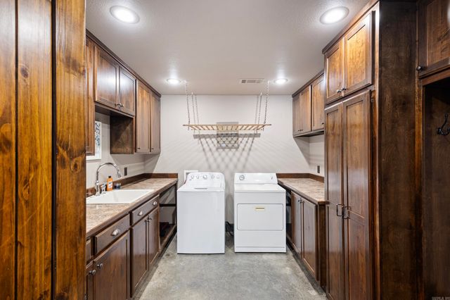 419 Oakland Road, Atkins, AR 72823