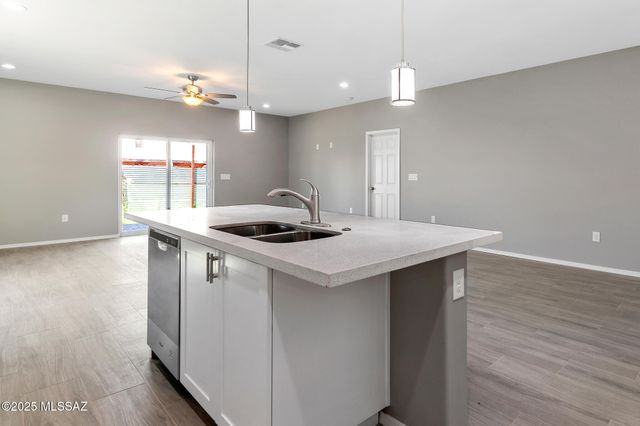 3000 S Smokin Pistol Way, Tucson, AZ 85713