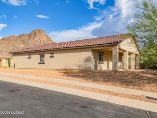 3000 S Smokin Pistol Way, Tucson, AZ 85713