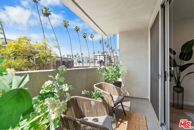 540 S Kenmore Avenue 303, Los Angeles, CA 90020