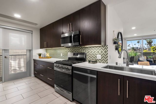 540 S Kenmore Avenue 303, Los Angeles, CA 90020