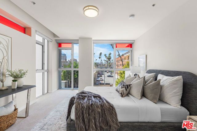 540 S Kenmore Avenue 303, Los Angeles, CA 90020