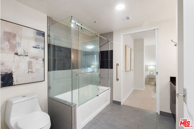 540 S Kenmore Avenue 303, Los Angeles, CA 90020