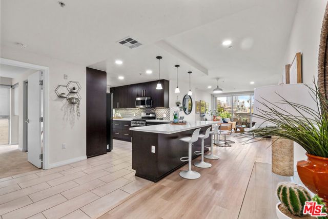 540 S Kenmore Avenue 303, Los Angeles, CA 90020