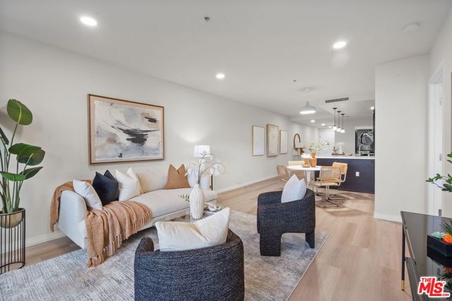 540 S Kenmore Avenue 303, Los Angeles, CA 90020