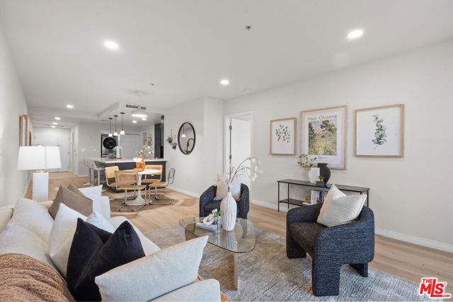 540 S Kenmore Avenue 303, Los Angeles, CA 90020