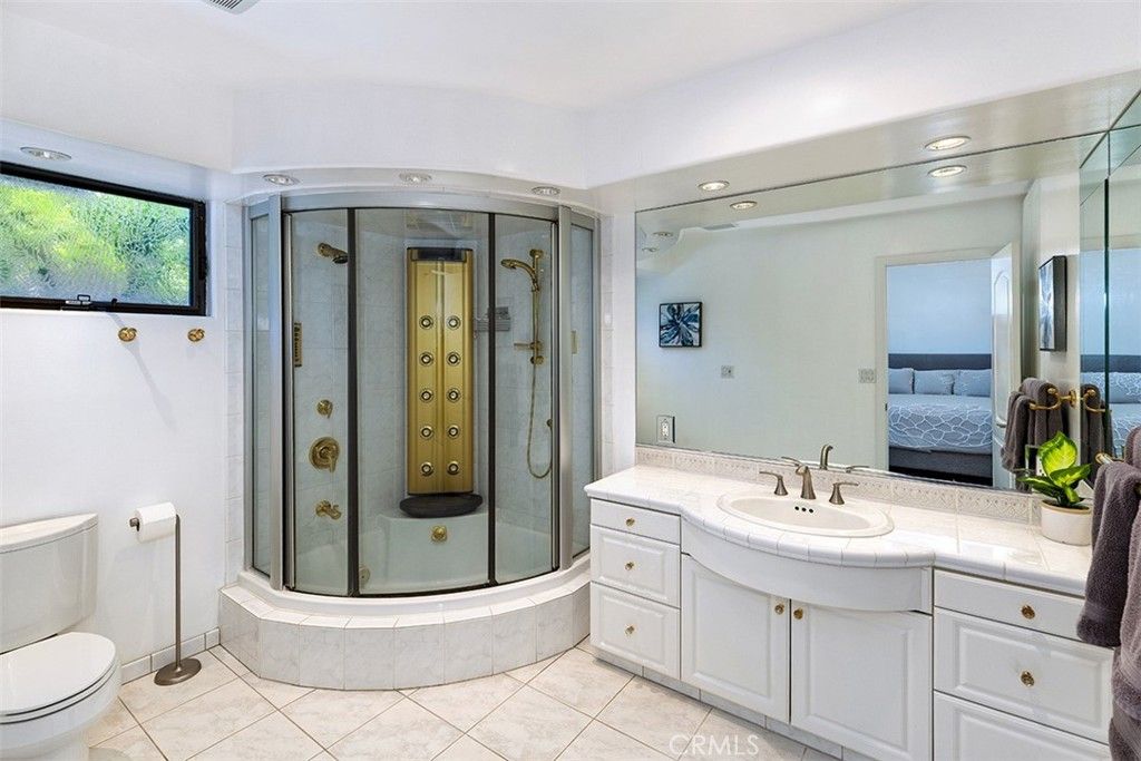 Image 13 of property listing at 16423 California Avenue, Bellflower, CA 90706