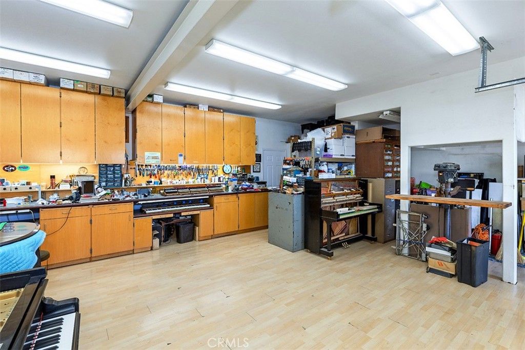 Image 43 of property listing at 16423 California Avenue, Bellflower, CA 90706