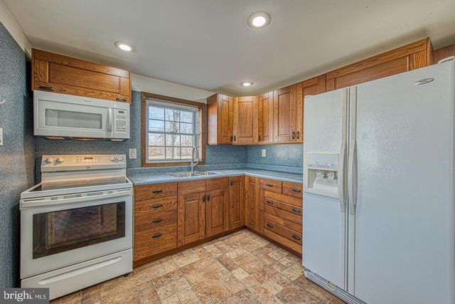 4705 PARK LN, Aston, PA 19014