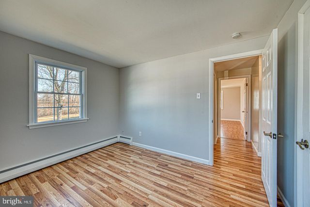 4705 PARK LN, Aston, PA 19014