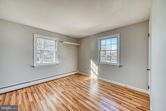 4705 PARK LN, Aston, PA 19014