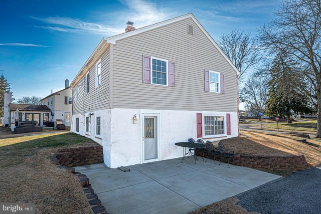 4705 PARK LN, Aston, PA 19014