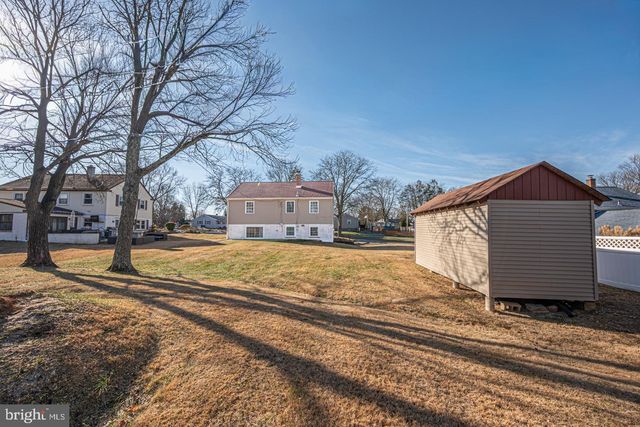 4705 PARK LN, Aston, PA 19014