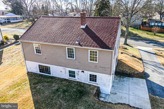 4705 PARK LN, Aston, PA 19014