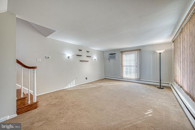 4705 PARK LN, Aston, PA 19014